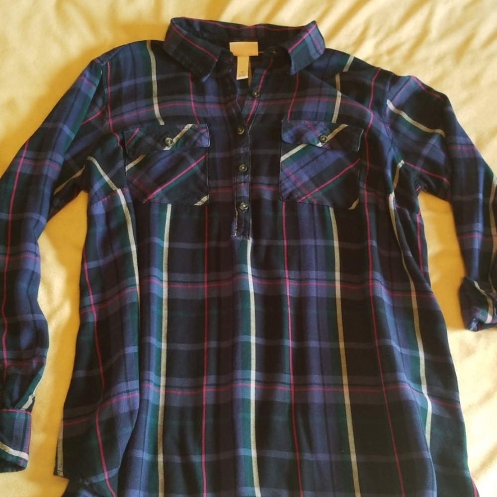 Blue/indigo maternity plaid top